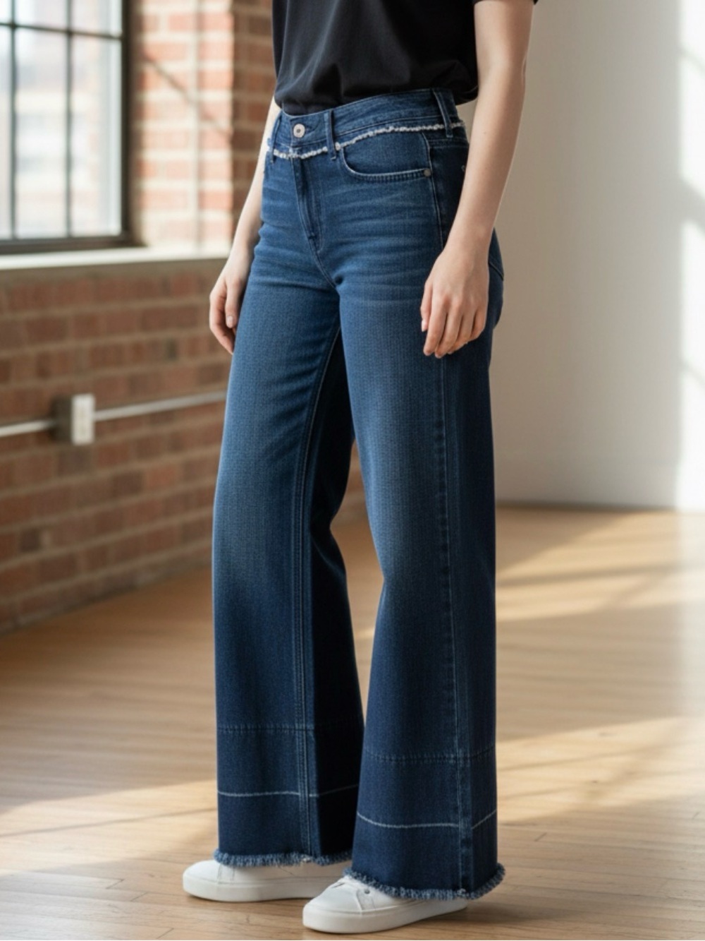 Eight Dreams Dark Wash Wide Leg Jeans w/ Raw Edge Hem 27